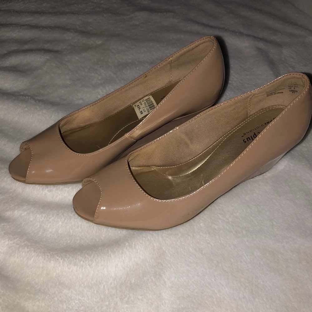 Predictions comfort plus tan wedges